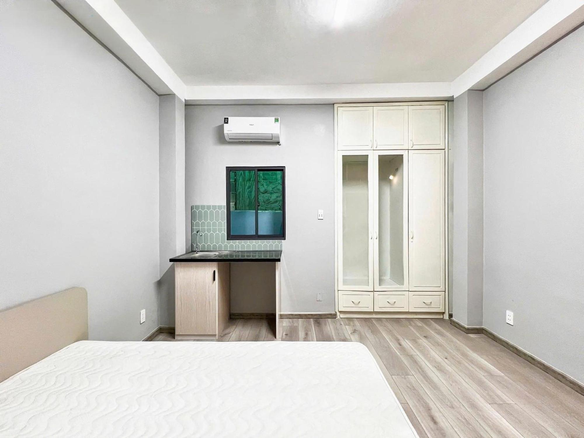 Lux Saigon Grand Manhattan